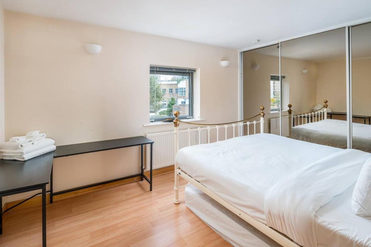 Bright 2 Bed 2 Bath Near Canary Wharf * Londres