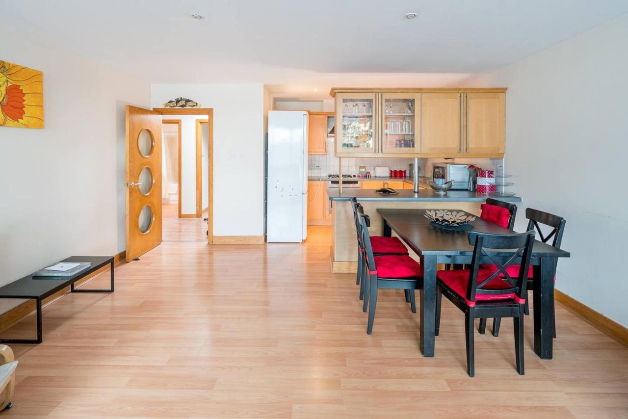 Bright 2 Bed 2 Bath Near Canary Wharf Londres